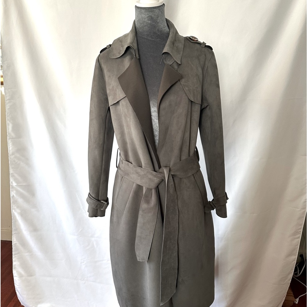 Dramatically beautiful Suede like trench coat.